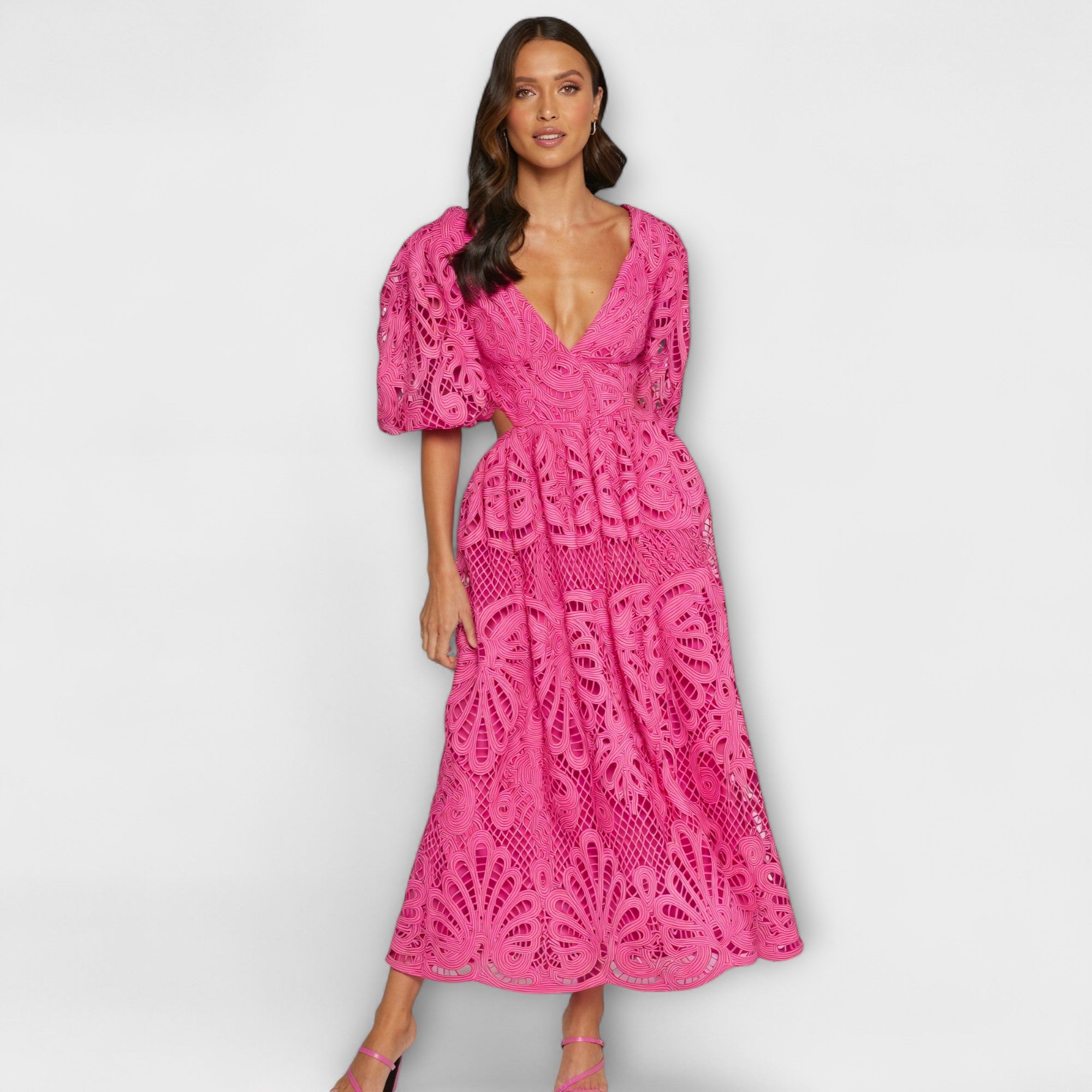 Elegantní šaty s jemnými detaily